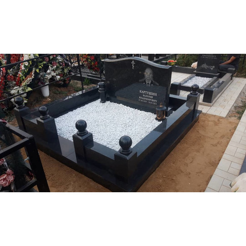 Благоустройство могил на кладбище Вельяминово